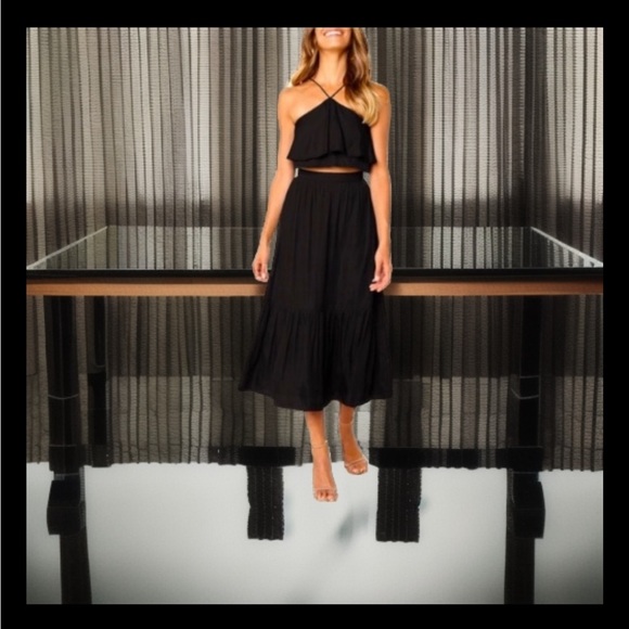 Vintage Style Skirt Set Green Frill Halter Neck Ruffle Design & Midi Maxi Skirt - Picture 15 of 16